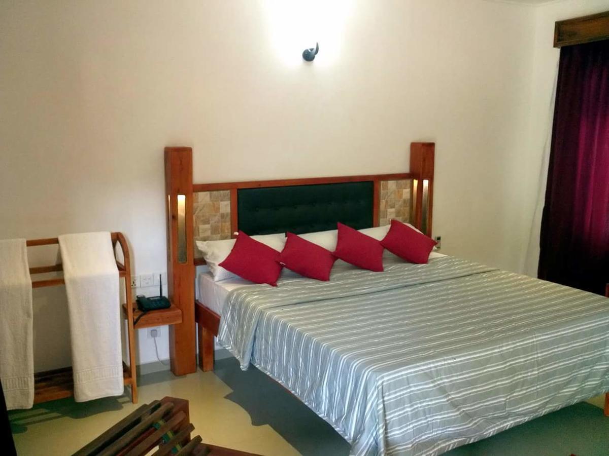 Sea View Beach Hotel Nilaveli Exterior photo