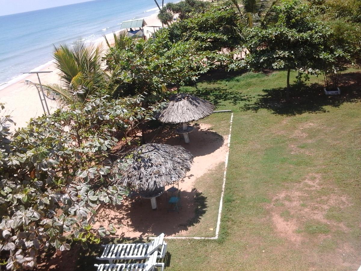 Sea View Beach Hotel Nilaveli Exterior photo